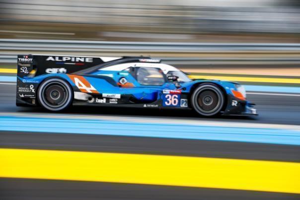 Die neue Alpine A480 basiert auf einem Chassis des französischen Rennwagenherstellers Oreca und verfügt über einen 4,5-Liter-V8-Motor des britischen Spezialisten Gibson.